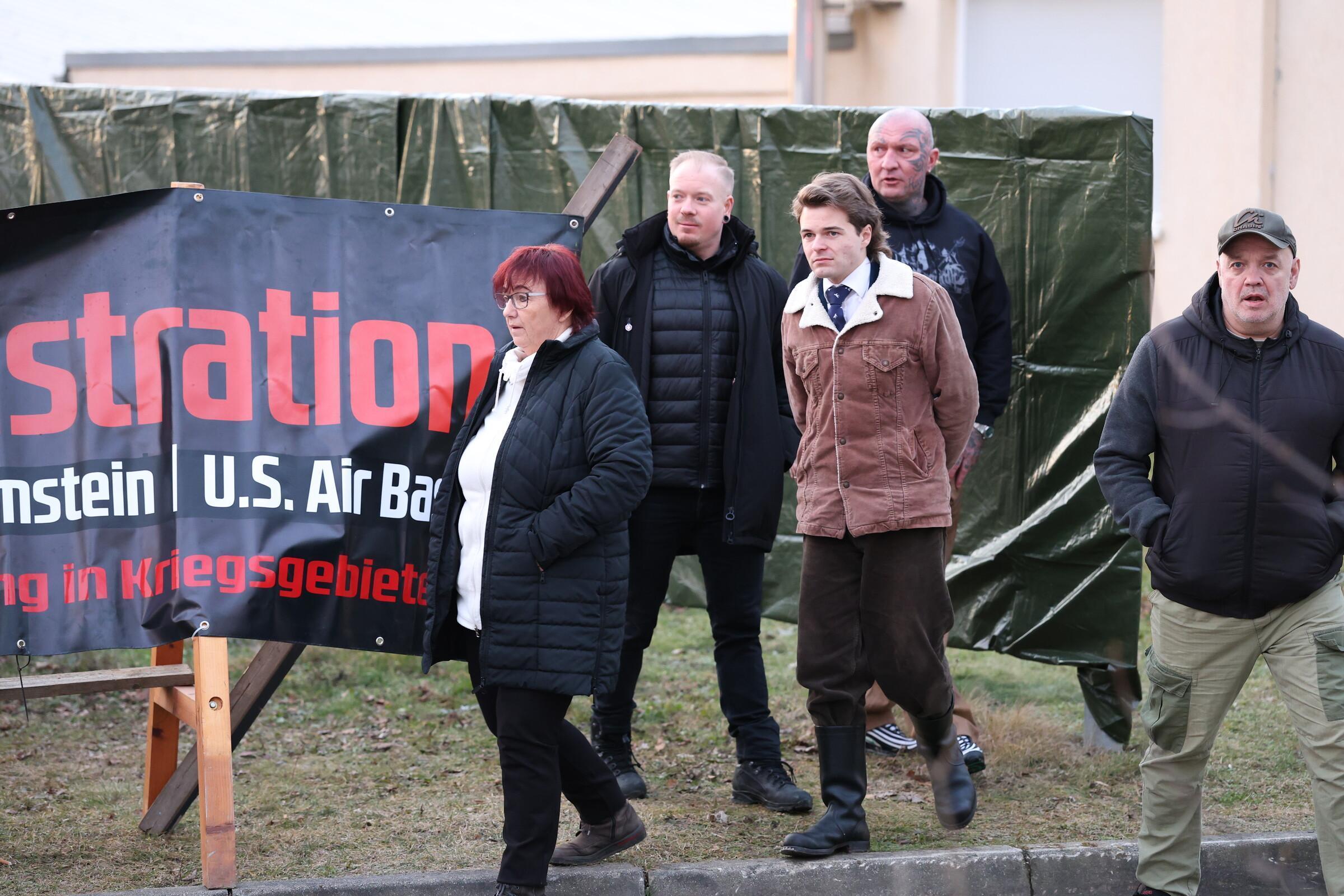 Maik K. bei der Büroeröffnung in Gera. FotoQuelle pixelarchiv
